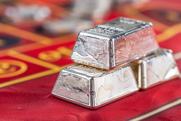 Silver-red-2-2.jpg